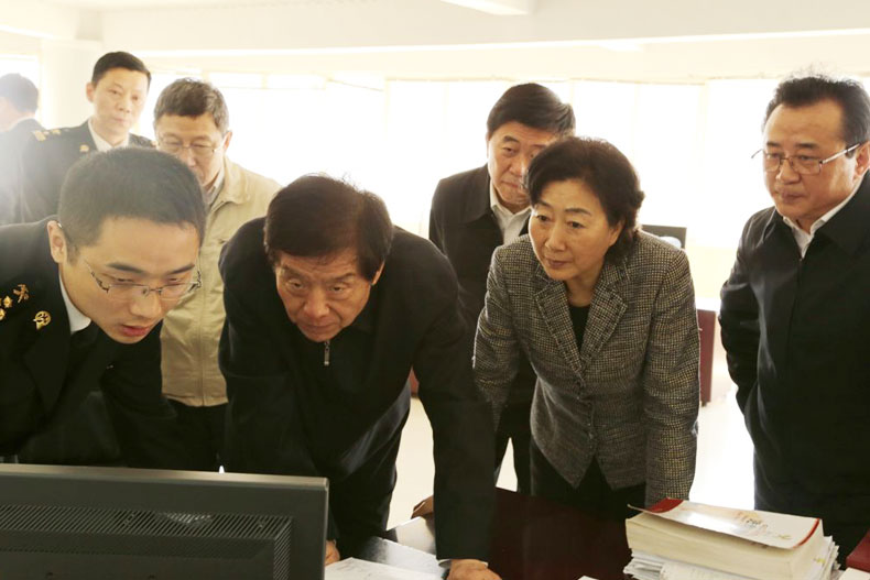 海关女关长郑平照片_蚌埠海关关长的收入(3)